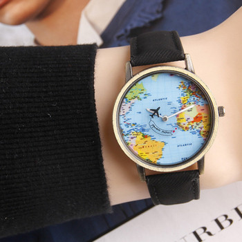 Унисекс часовник с кожена каишка с дизайн- карта на света и самолет 