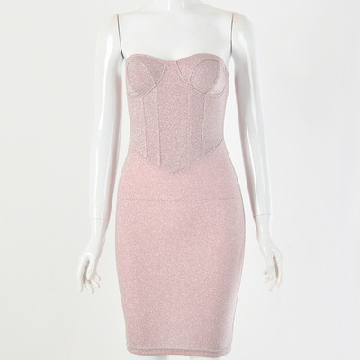 Κομψό γυναικείο κοντό φόρεμα με βαθύ λαιμόκοψη χωρίς μανίκια