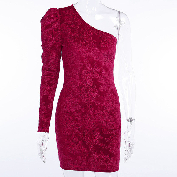 HIT Model naiste kleit tikandiga ja ühe varrukaga