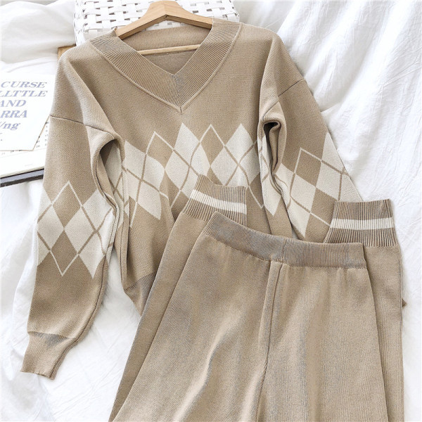 Moderan ženski komplet od dvodijelnih hlača i bluze u tri boje