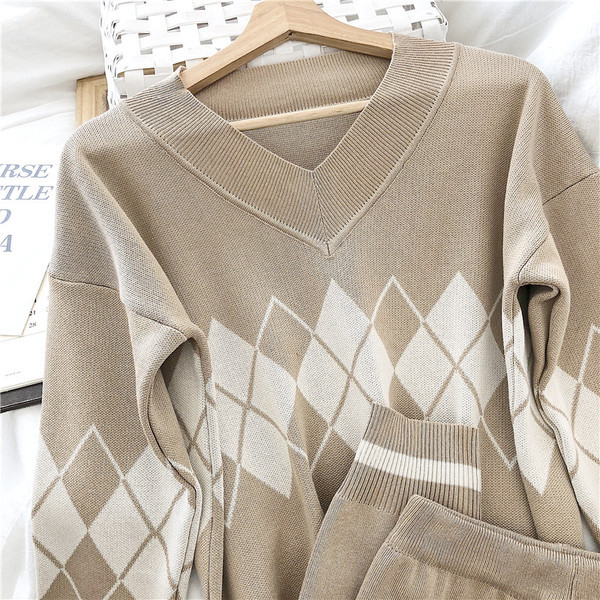 Moderan ženski komplet od dvodijelnih hlača i bluze u tri boje