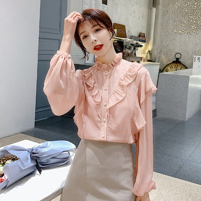 Modern női ing alacsony pólógallérral, gombokkal és széles ujjakkal