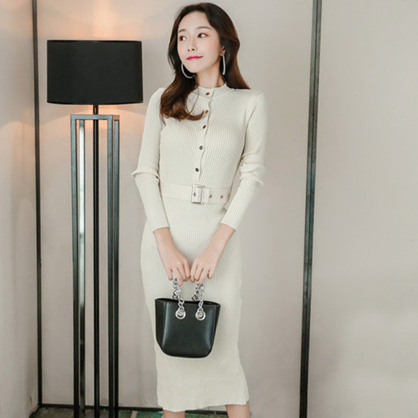 Дълга дамска рокля с копчета и колан