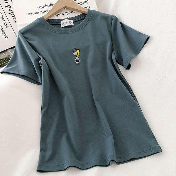 Női alkalmi blúz több színben, hímzéssel, ovális nyakkivágással