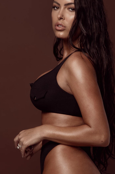 Kaheosaline ujumistrikoo rinnakama ülaosa, imiteeritud taskute ja lukuga