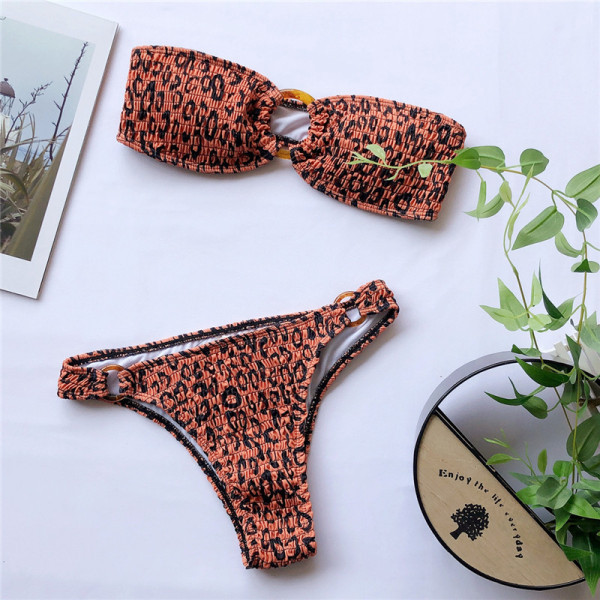 Modern női fürdőruha leopárd mintával és bridge típusú felsővel