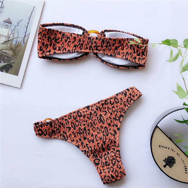 Modern női fürdőruha leopárd mintával és bridge típusú felsővel