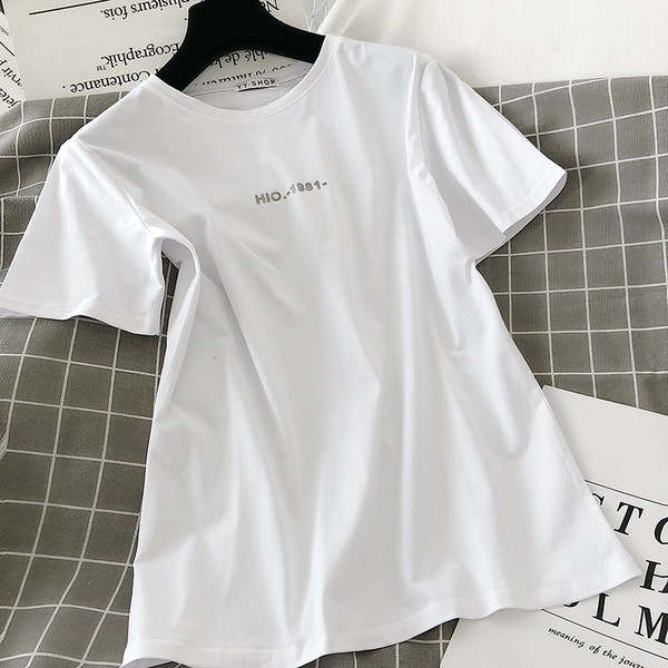 Γυναικεία casual μπλούζα σε λευκό  χρώμα με διαφορετικές επιγραφές