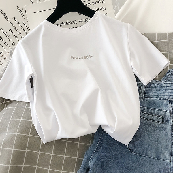 Γυναικεία casual μπλούζα σε λευκό  χρώμα με διαφορετικές επιγραφές