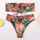 Värviline kaheosaline lillemustri ja paelaga ülaosaga ujumistrikoo