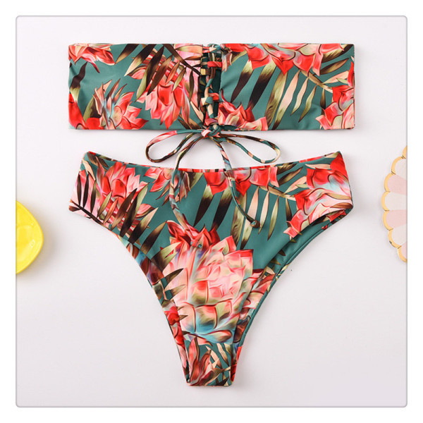 Värviline kaheosaline lillemustri ja paelaga ülaosaga ujumistrikoo