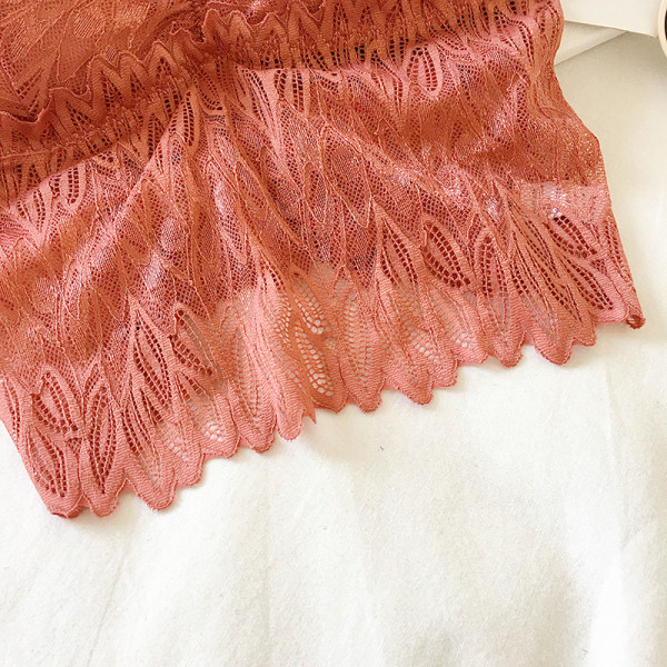 Дамско модерно бюстие с тънки презрамки в четири цвята