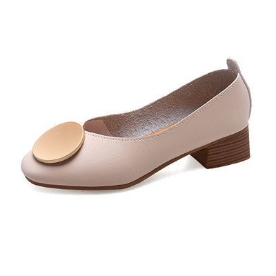 Öko bőrből készült alkalmi körcipő csattal és alacsony vastag sarokkal - két modell