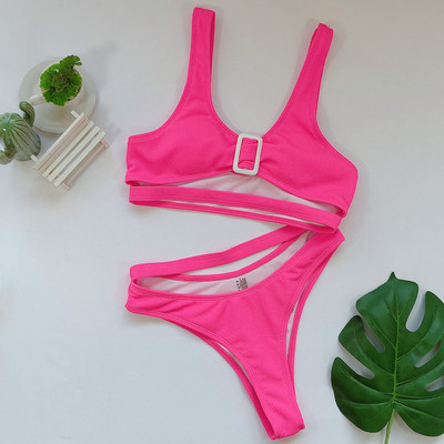 Ženski dvodijelni kupaći kostim sa širokim naramenicama i metalnom kopčom