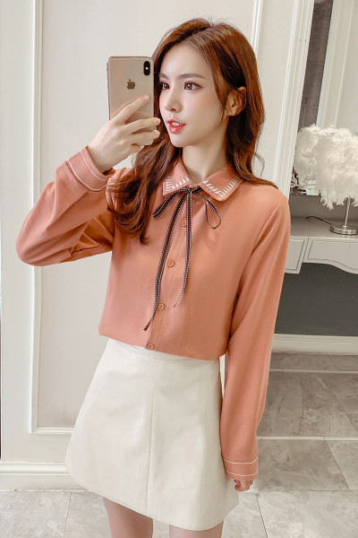 Vabaaja naiste särk tikandi ja klassikalise kraega