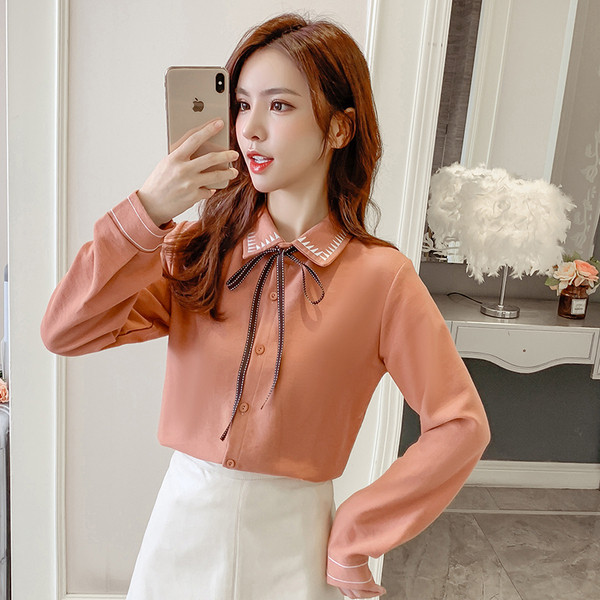 Vabaaja naiste särk tikandi ja klassikalise kraega