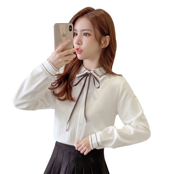 Vabaaja naiste särk tikandi ja klassikalise kraega