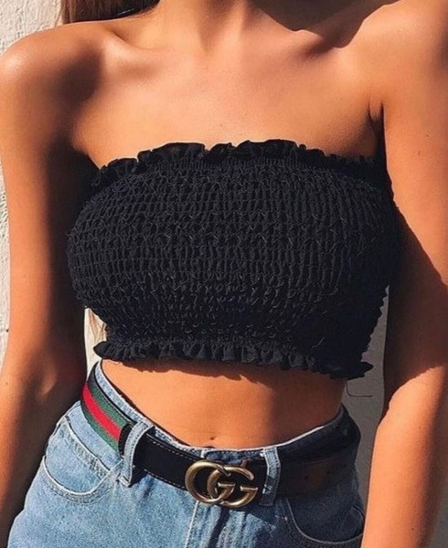 Uus ujumistrikoo mudel elastse musta ülaosa ja punase allosaga