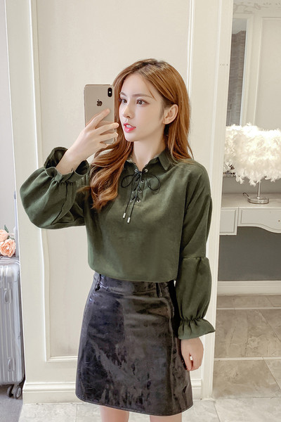 Moodne naiste särk klassikalise krae, paelte ja pikkade varrukatega