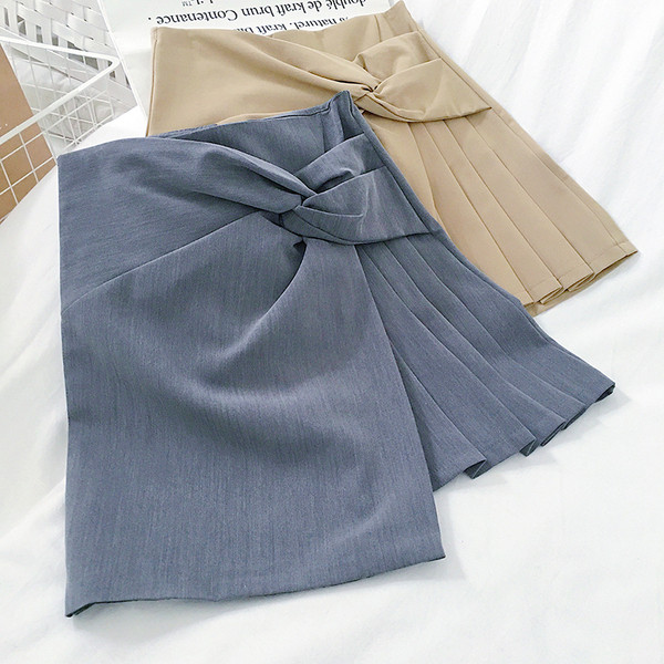 Naiste kaasaegne seelik kolmes värvitoonis asümmeetriline mudel