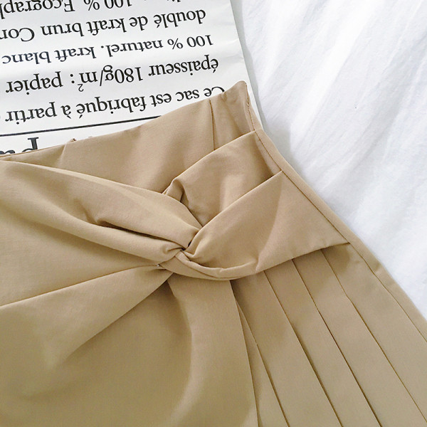 Naiste kaasaegne seelik kolmes värvitoonis asümmeetriline mudel