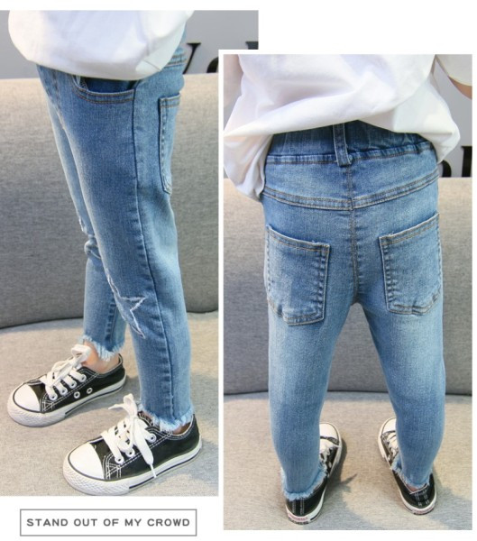 Moodsad laste teksad tüdrukutele tikandite ja taskutega