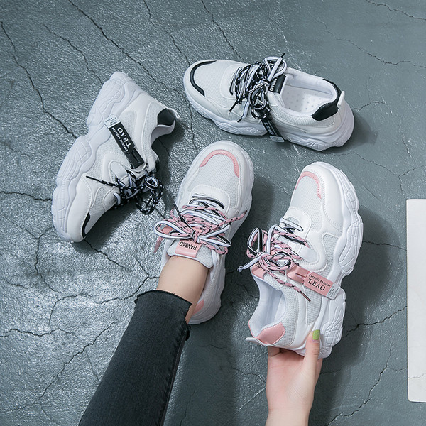 Καθημερινά γυναικεία  αθλητικά παπούτσια  από έκο δέρμα και ύφασμα και χοντρή σόλα