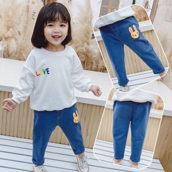 Vabaaja aplikatsiooniga lasteteksad tüdrukutele