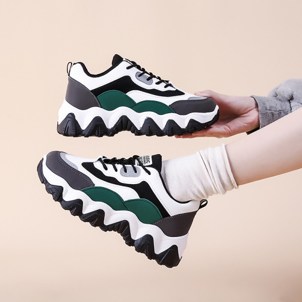 Kareda talla ja ökonahast ja ökoseemisnahast paeltega naiste vabaaja tossud