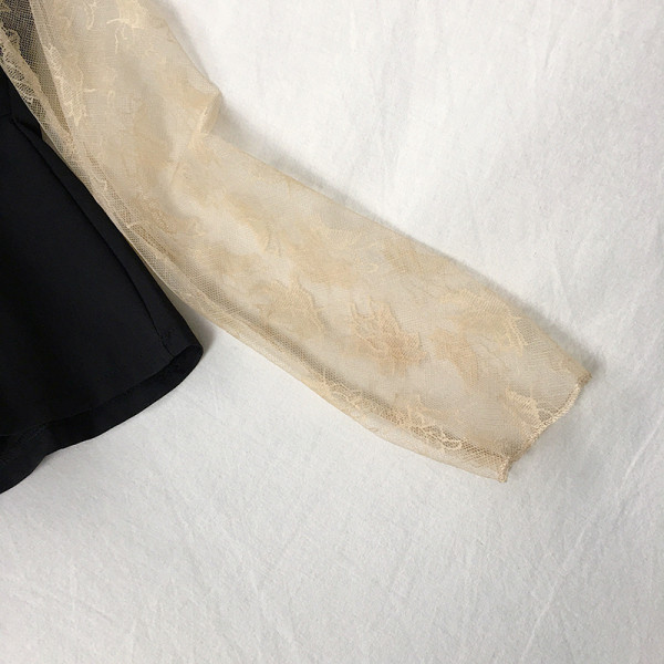 Modern női blúz két színben spitz nyakkivágással és cipzárral