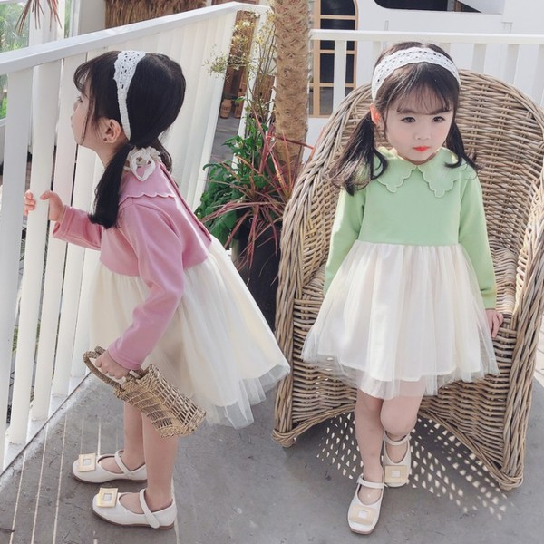 Stílusos gyerekruha hosszú ujjal és ovális nyakkivágással