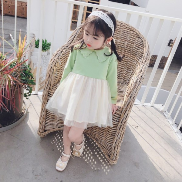 Stílusos gyerekruha hosszú ujjal és ovális nyakkivágással