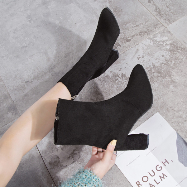 Ženske proljetno-jesenske čizme od eko brušene kože na petu - model na špic