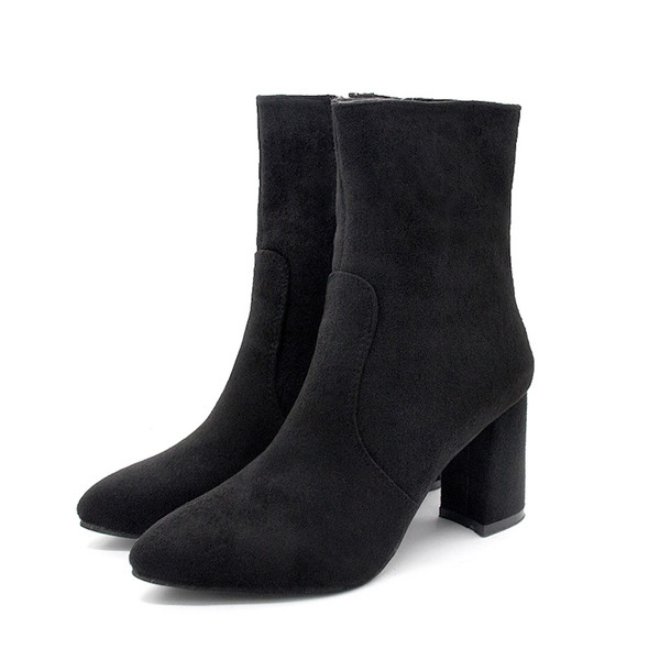 Ženske proljetno-jesenske čizme od eko brušene kože na petu - model na špic