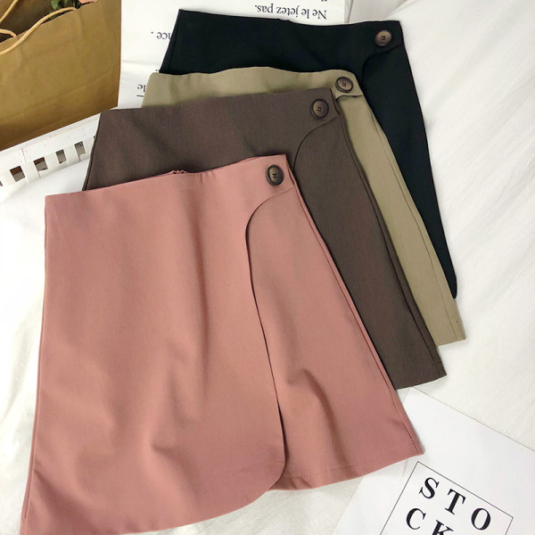 Naiste vabaaja neljas värvitoonis nööbiga lühike seelik