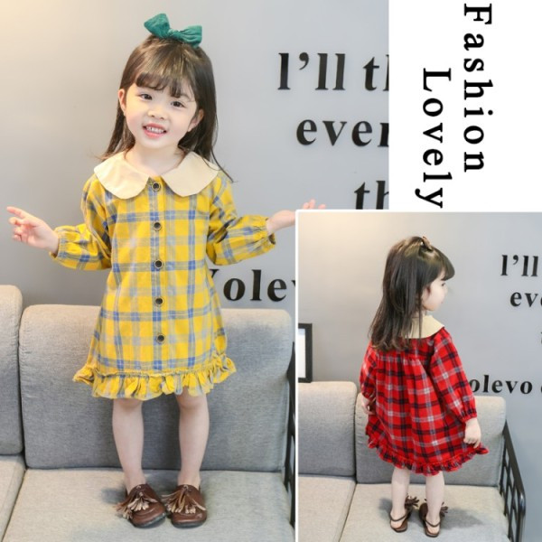 Kockás gyerekruha gombokkal és hosszú ujjal