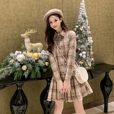 Rövid, hosszú ujjú női kockás ruha