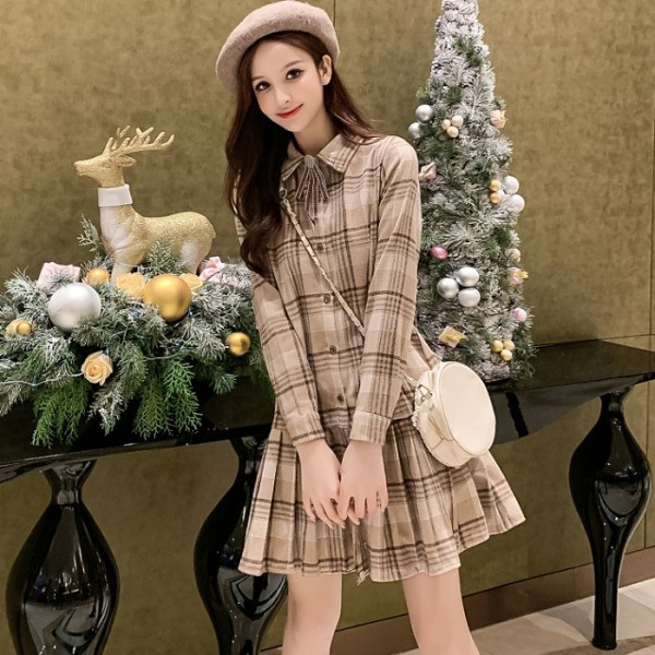 Rövid, hosszú ujjú női kockás ruha