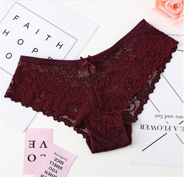 Naiste pitsilised paelaga bikiinid