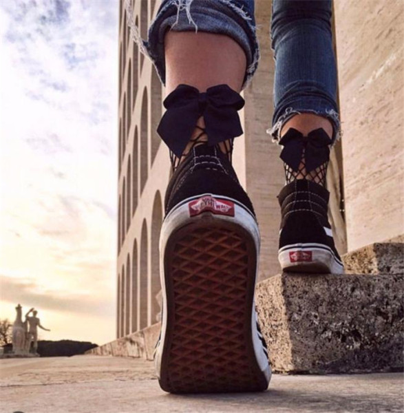 Γυναικείες κάλτσες με διακόσμηση με κορδέλα