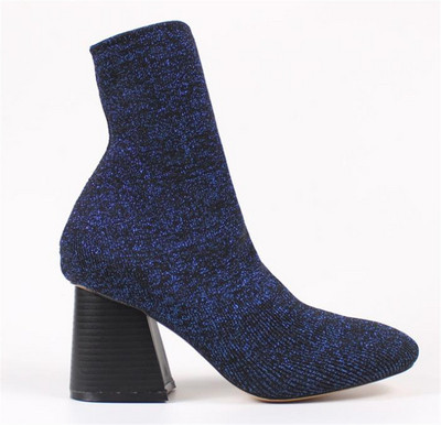 Stiilsed läikiva efektiga naiste saapad - soki tüüpi