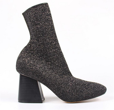 Stiilsed läikiva efektiga naiste saapad - soki tüüpi