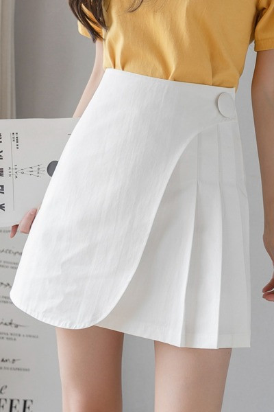 Tavaszi női szoknya magas derékkal, ráncokkal és gombbal