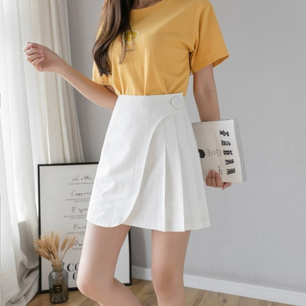 Tavaszi női szoknya magas derékkal, ráncokkal és gombbal