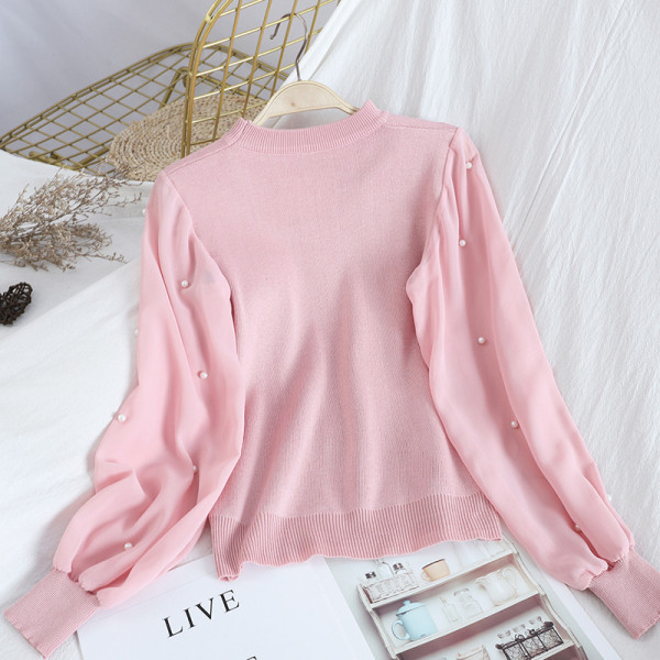 Női pulóver gyöngyökkel és sifon ujjakkal