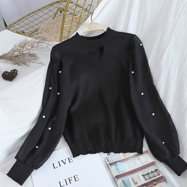 Női pulóver gyöngyökkel és sifon ujjakkal