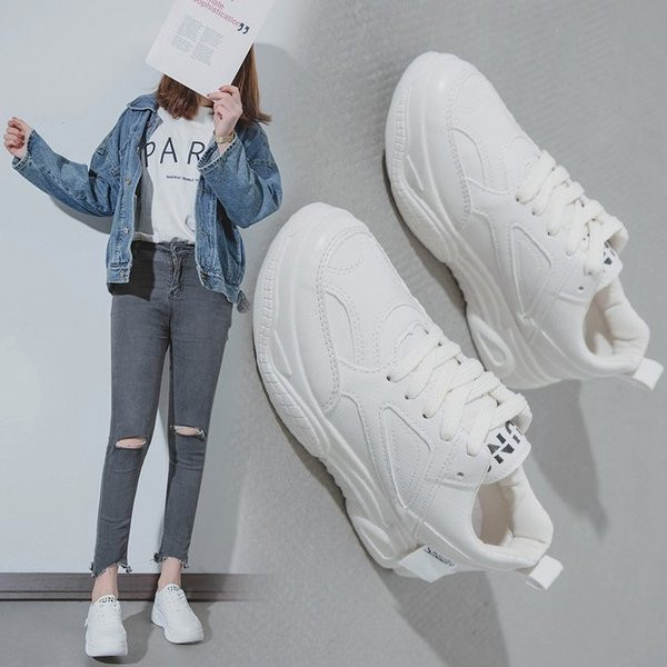 Eko bőrből és fűzőből készült rugós tornacipők új modellje