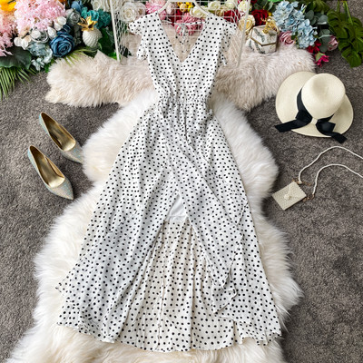 Pikk naiste retro täpiline kleit spitsikaelusega