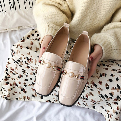 Naiste vabaajajalatsid ökonahast metallelementide ja kaunistusega - pärlitega