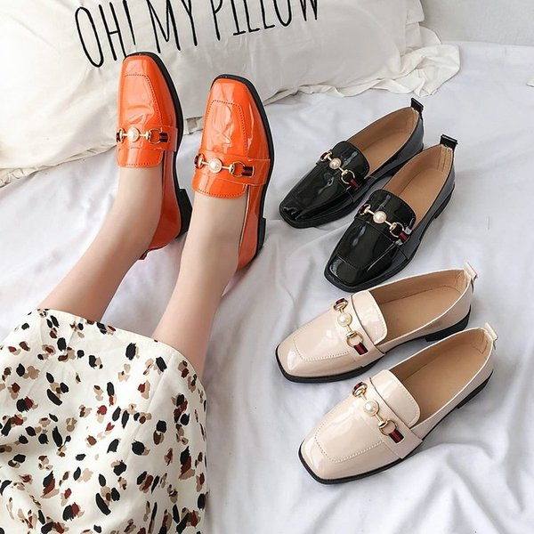 Naiste vabaajajalatsid ökonahast metallelementide ja kaunistusega - pärlitega